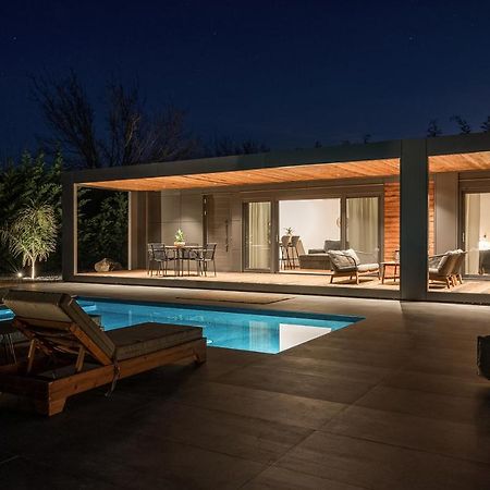 Thespis Villa 3 Сикия Екстериор снимка