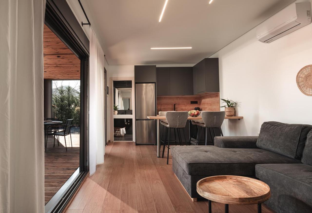 Thespis Villa 3 Сикия Екстериор снимка